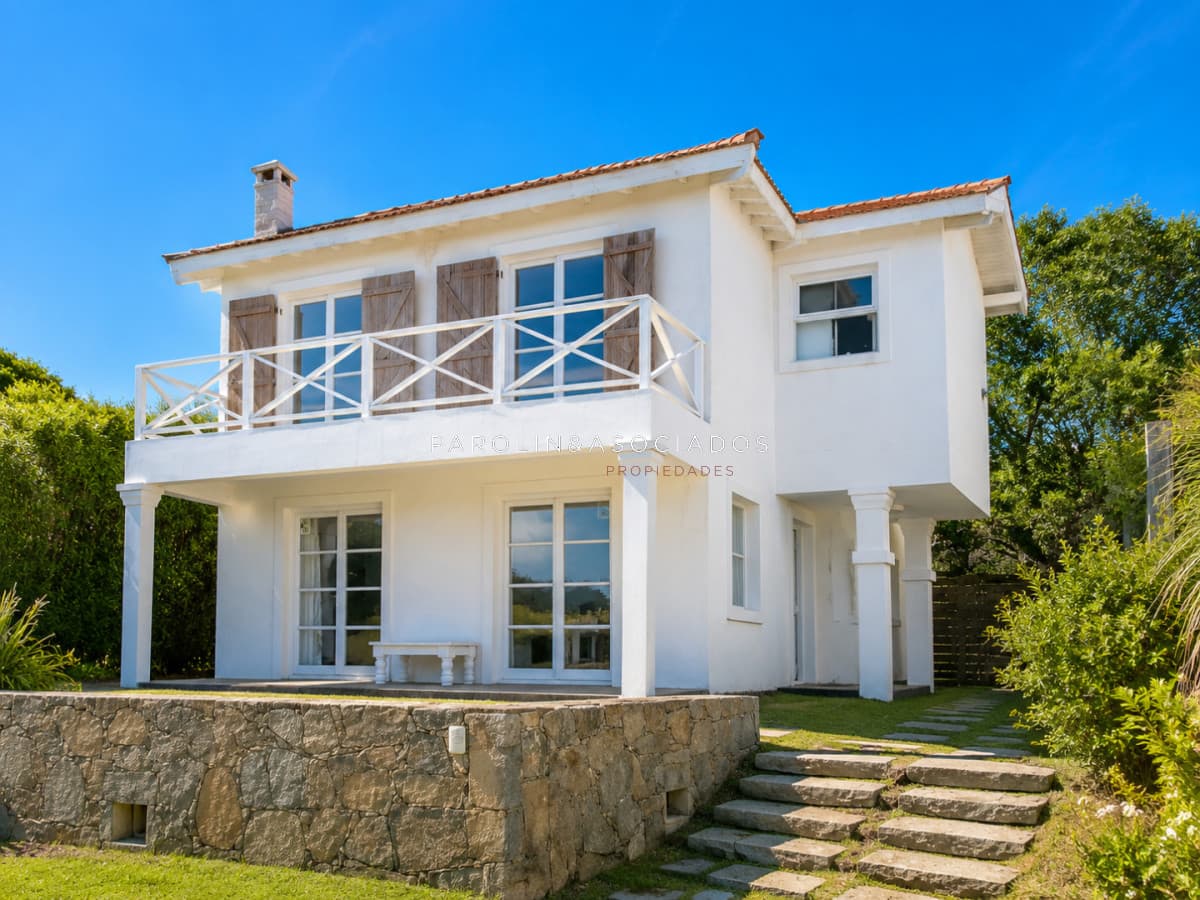 Excelente Casa de 4 Dormitorios con Piscina y Parrillero en Montoya, La Barra