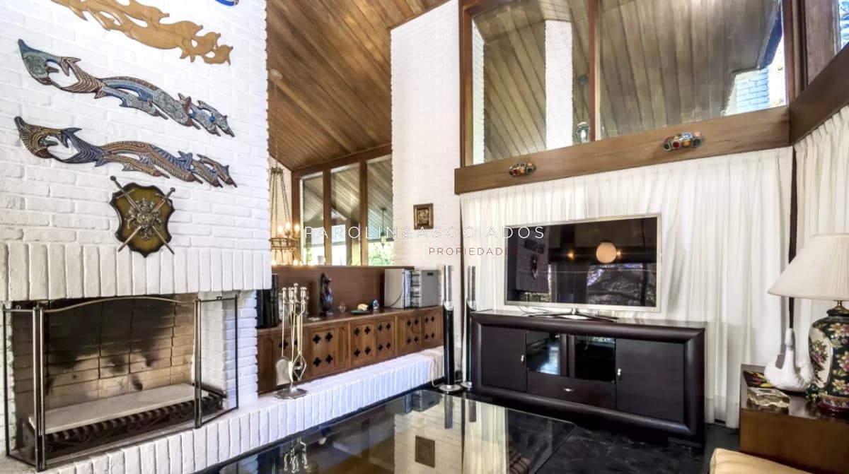 Excelente Casa de 4 Dormitorios en Playa Mansa, Ideal para vivir todo el año
