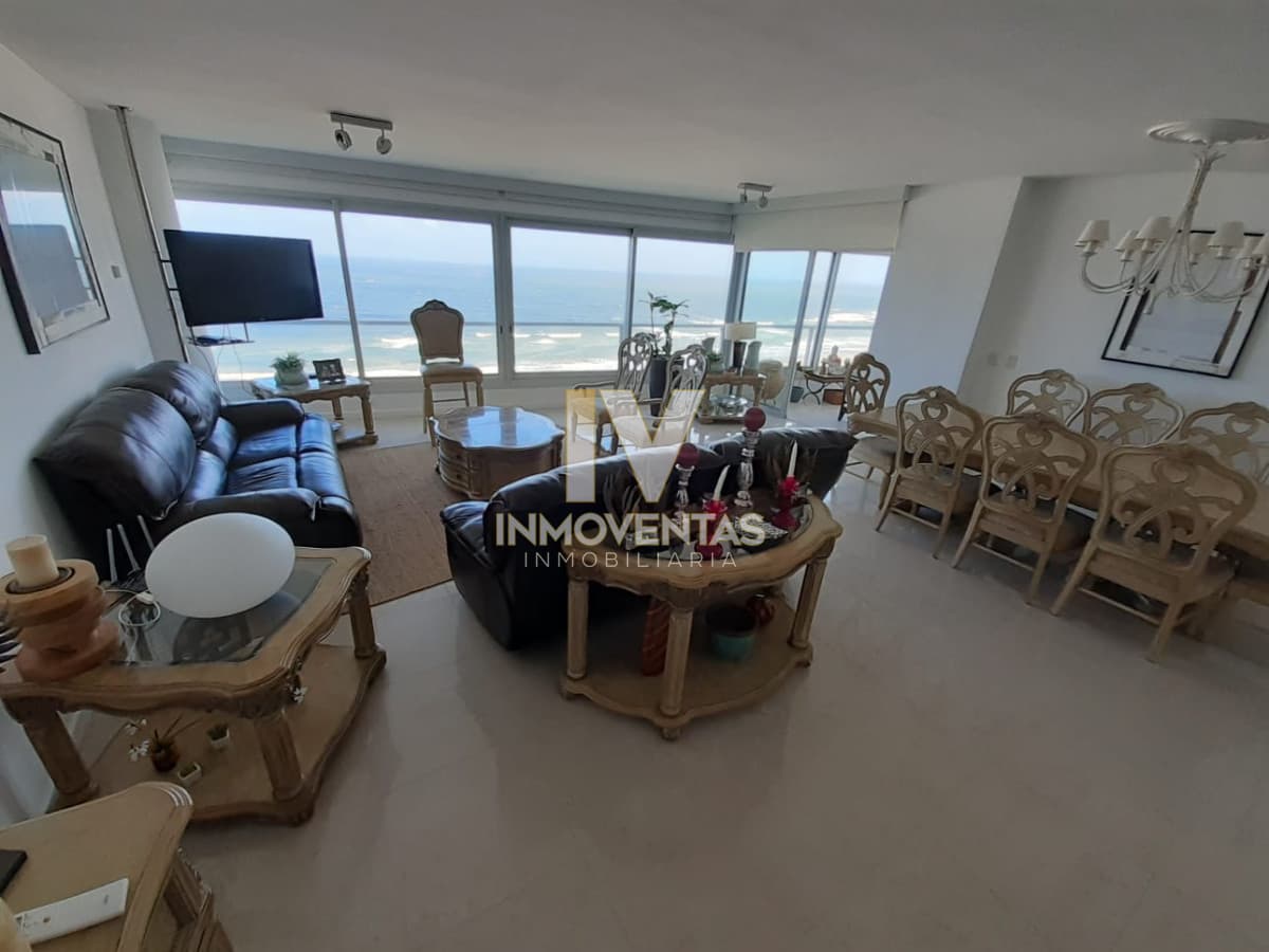 Alquiler temporal de apartamento esquinero en Torre Le Parc II, Playa Brava