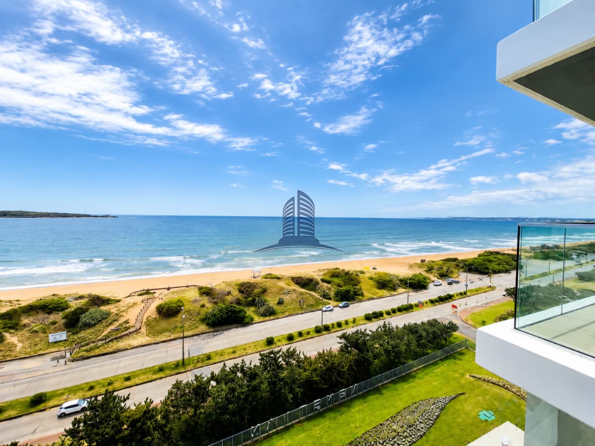 Venta Moderno Apartamento de 2 Dormitorios, Punta del Este, Playa Mansa