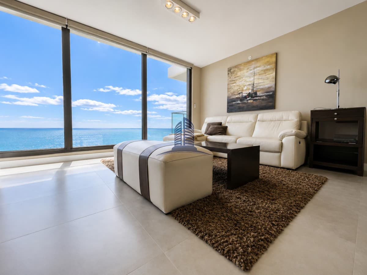Venta Moderno Apartamento de 2 Dormitorios, Punta del Este, Playa Mansa