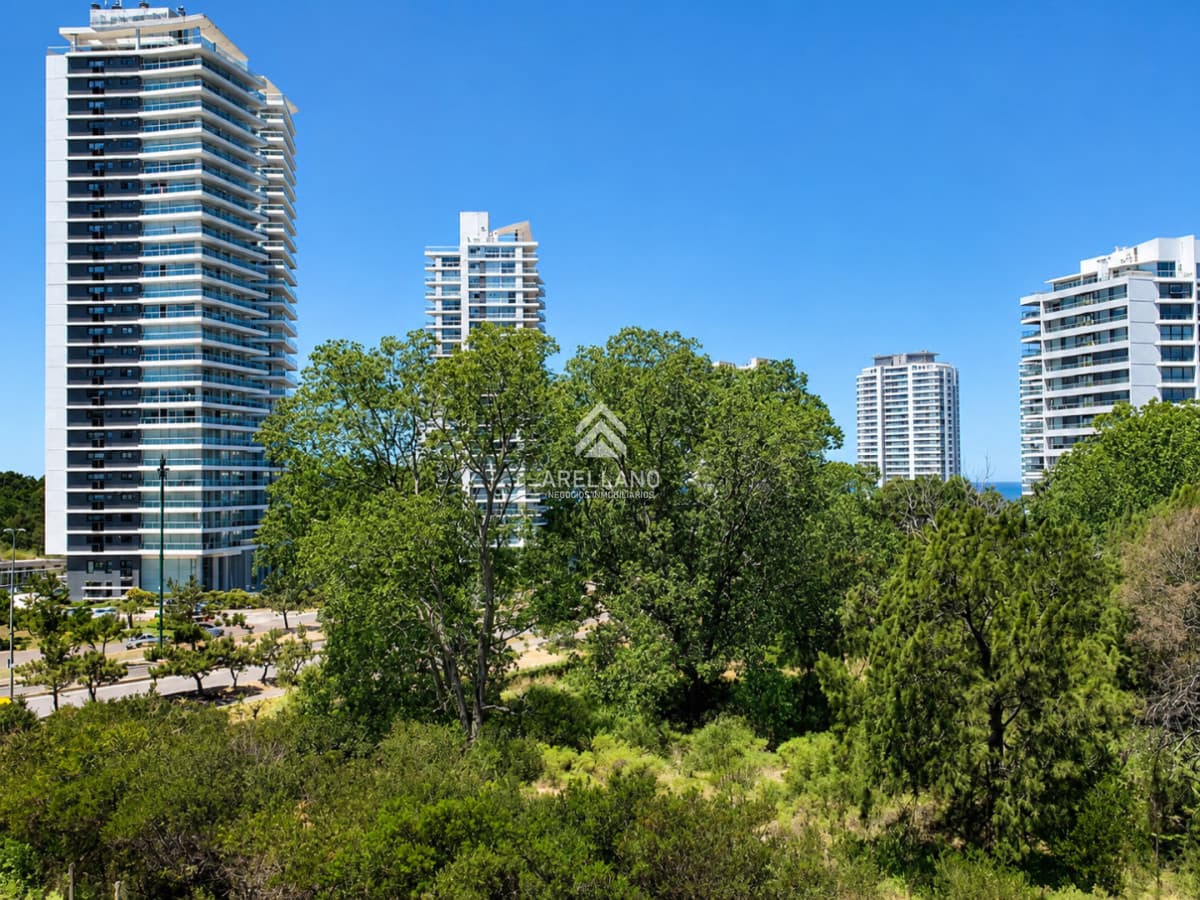Apartamento ID.4860 - Excelente Apartamento de 2 Dormitorios en Ocean Drive, Punta del Este