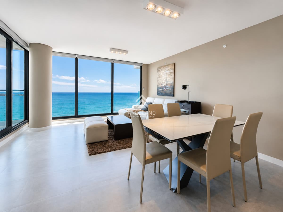 Apartamento ID.3442 - Moderno Apartamento de 2 Dormitorios en Torre Venetian sobre Playa Mansa