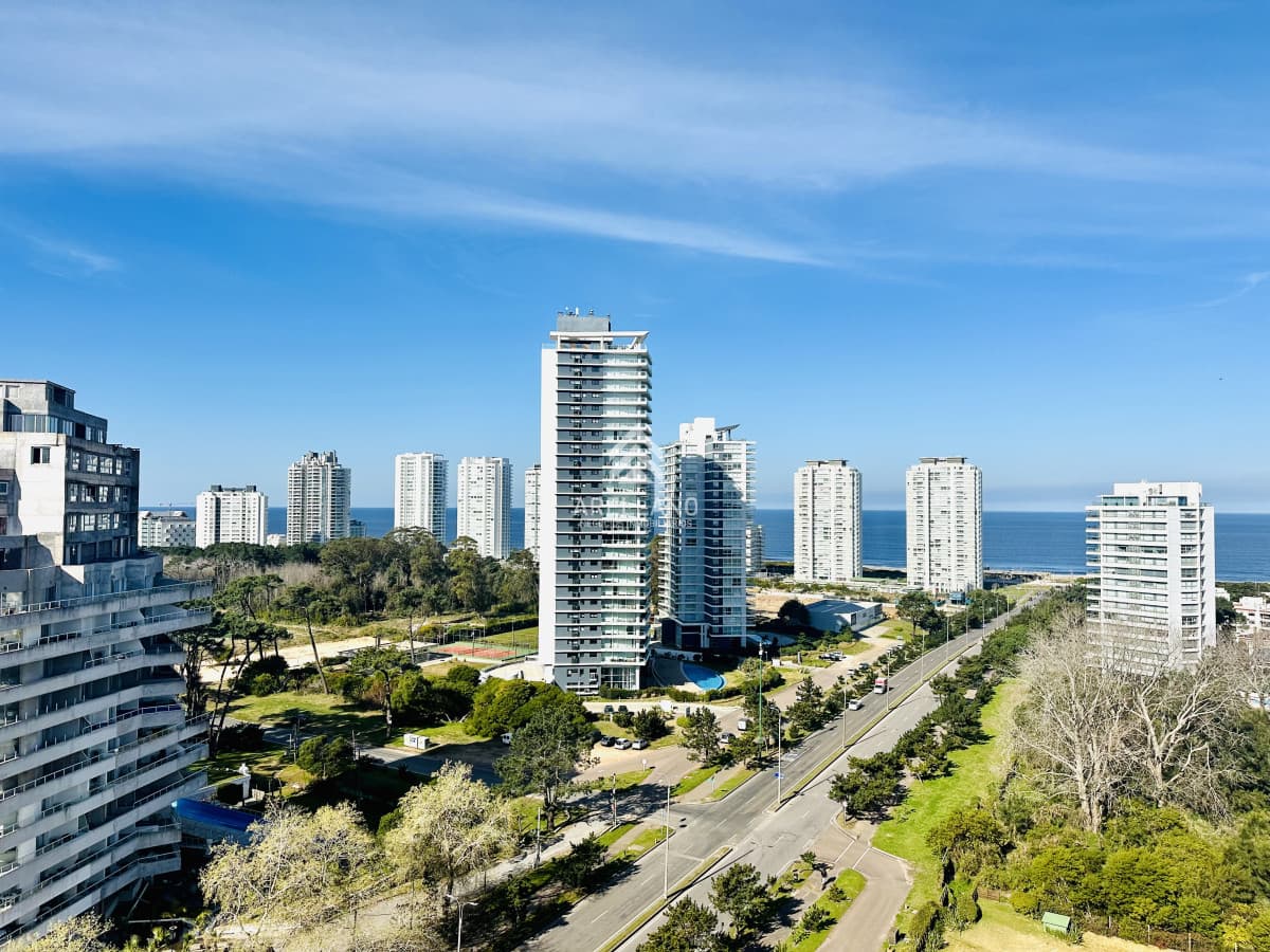Apartamento ID.7078 - Alquiler temporada Apartamento de 3 Dormitorios en Playa Brava, Ocean Drive