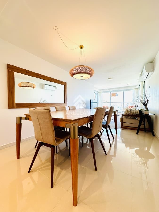 Apartamento ID.5107 - Alquiler de temporada, Apartamento en playa Brava de 2 Dormitorios y Dependencia de servicio
