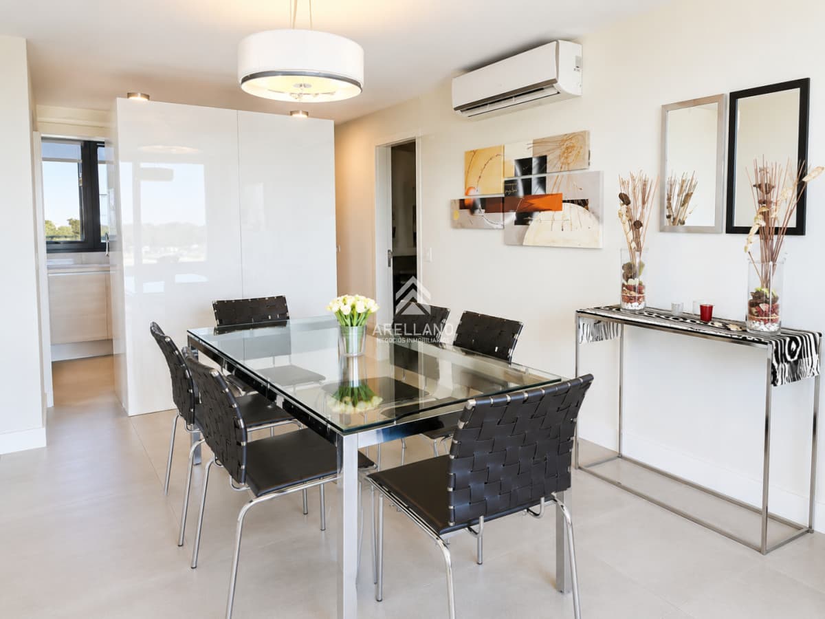 Apartamento ID.6723 - Alquiler temporal Apartamento de 2 Dormitorios en piso alto con excelentes amenities, a metros de Playa Mansa, Punta del Este