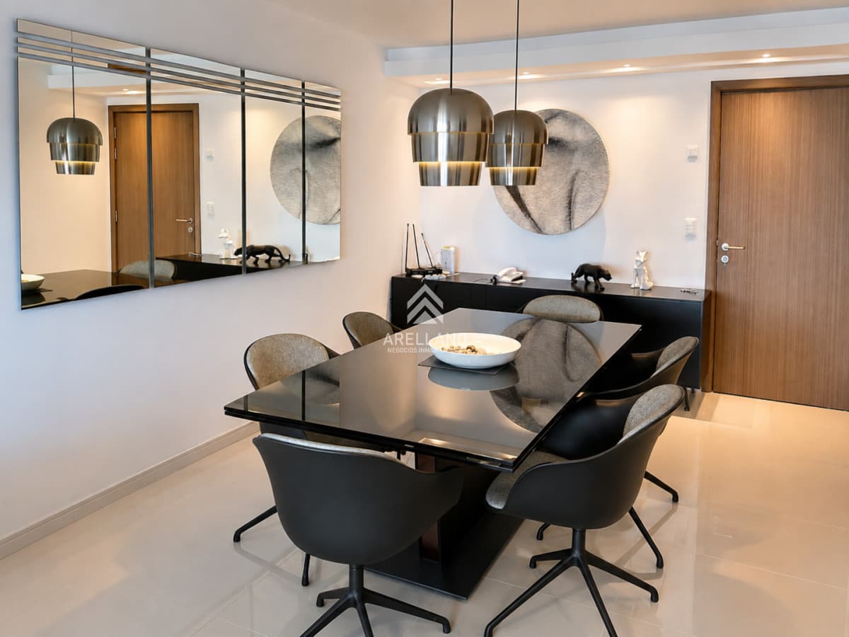 Apartamento ID.5690 - Venta apartamento de 3 dormitorios con parrillero propio en Playa Brava, Punta del Este