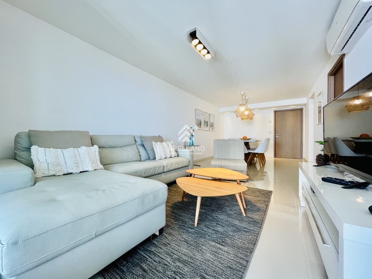 Apartamento ID.3996 - Venta Apartamento con Vista al Mar de 3 Dormitorios y Dependencia + Parrillero en Playa Brava, Punta del Este