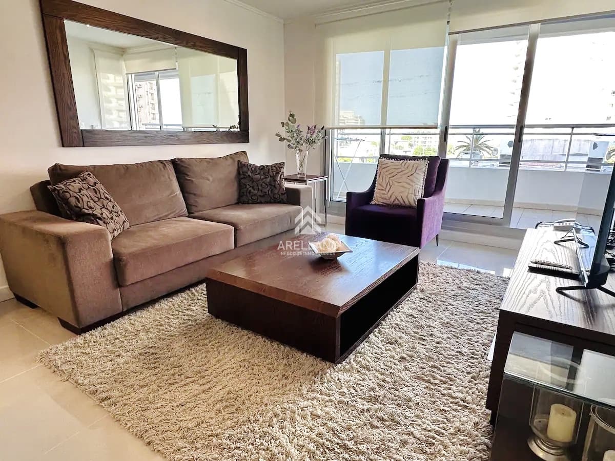 Apartamento ID.5141 - Moderno Apartamento de 2 Dormitorios y Medio en Torre con Servicios, Playa Brava