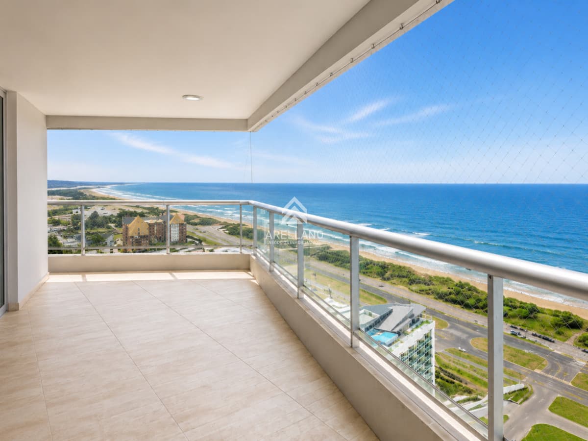 Apartamento ID.5668 - Penthouse 4 dormitorios más dependencia de servicio