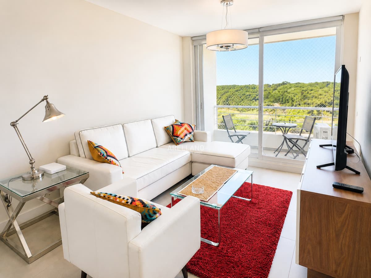 Apartamento ID.6723 - Alquiler temporal Apartamento de 2 Dormitorios en piso alto con excelentes amenities, a metros de Playa Mansa, Punta del Este