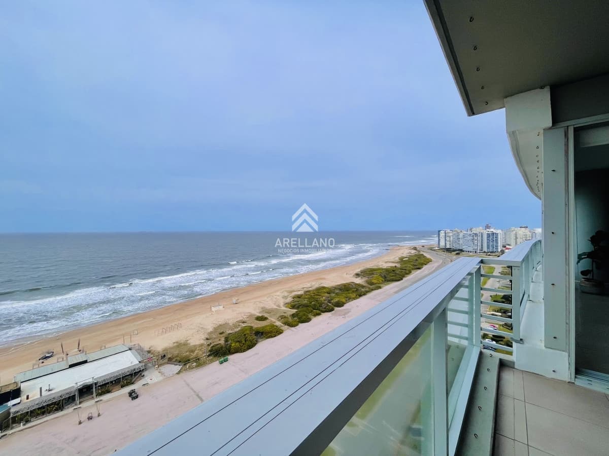 Apartamento ID.3986 - Moderno Apartamento de 2 Dormitorios en Le Parc, Playa Brava. Punta del Este