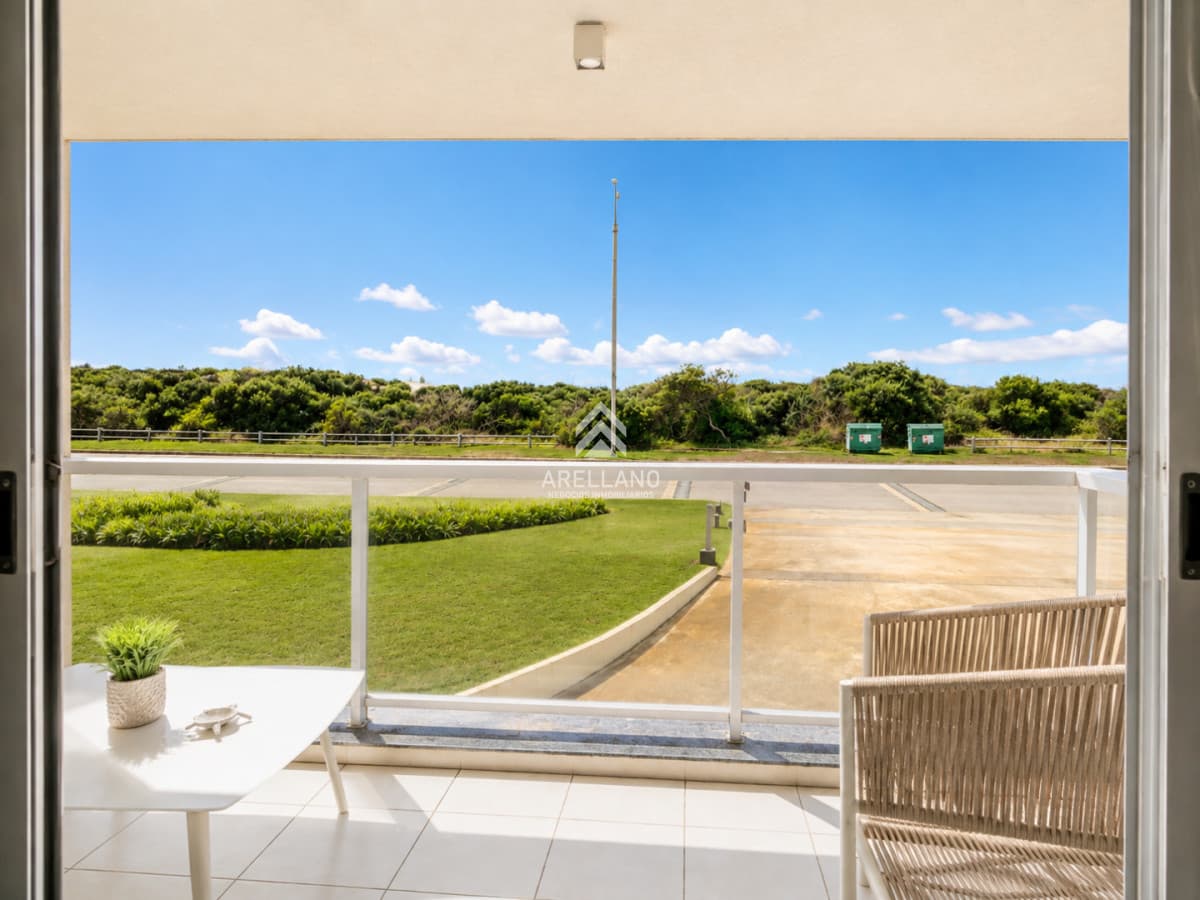 Apartamento ID.6509 - Alquiler temporal e invernal Apartamento de 3 Dormitorios en Primera Línea del Mar, Playa Brava Punta del Este
