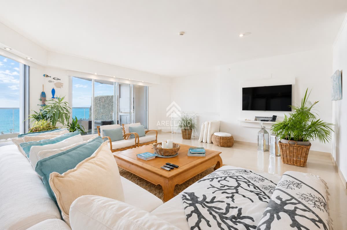 Apartamento ID.6721 - Penthouse Dúplex de 3 Dormitorios y Parrillero en Playa Mansa, Punta del Este