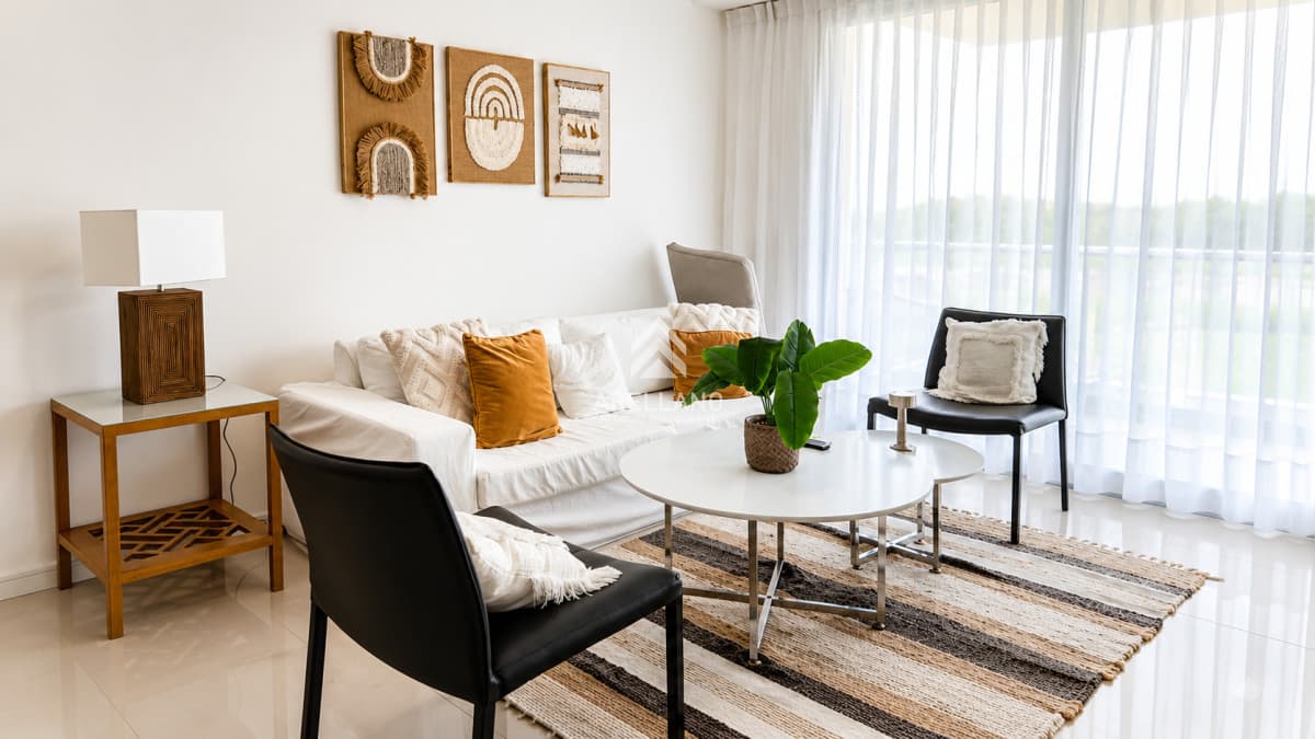 Apartamento ID.6509 - Alquiler temporal e invernal Apartamento de 3 Dormitorios en Primera Línea del Mar, Playa Brava Punta del Este