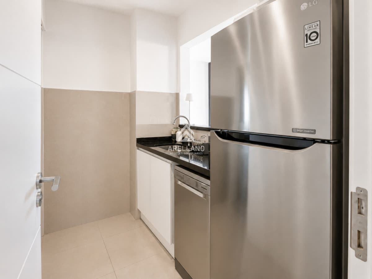Apartamento ID.5557 - Alquiler temporal Apartamento de 3 Dormitorios en Primera Línea del Mar, Playa Brava Punta del Este