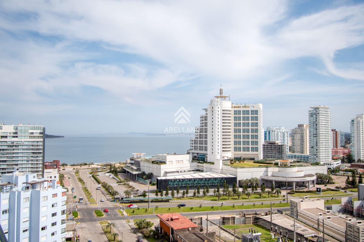 Apartamento ID.5288 - Moderno Apartamento de 3 Dormitorios en Suite, zona Hotel Enjoy, Punta del Este