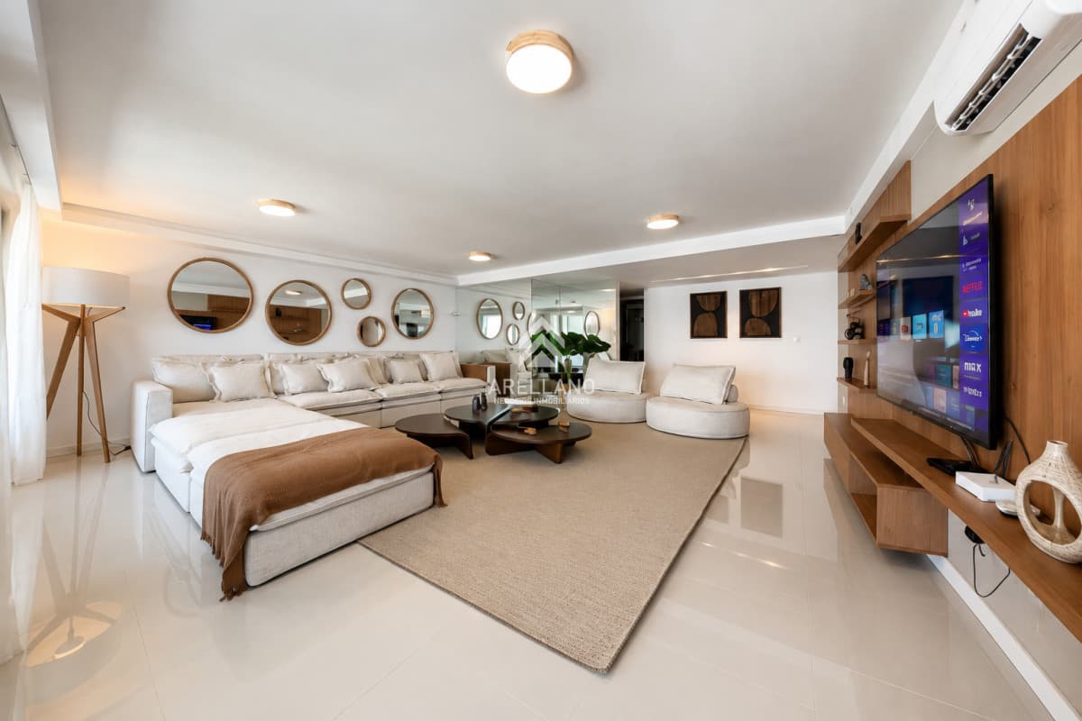 Apartamento ID.5668 - Penthouse 4 dormitorios más dependencia de servicio