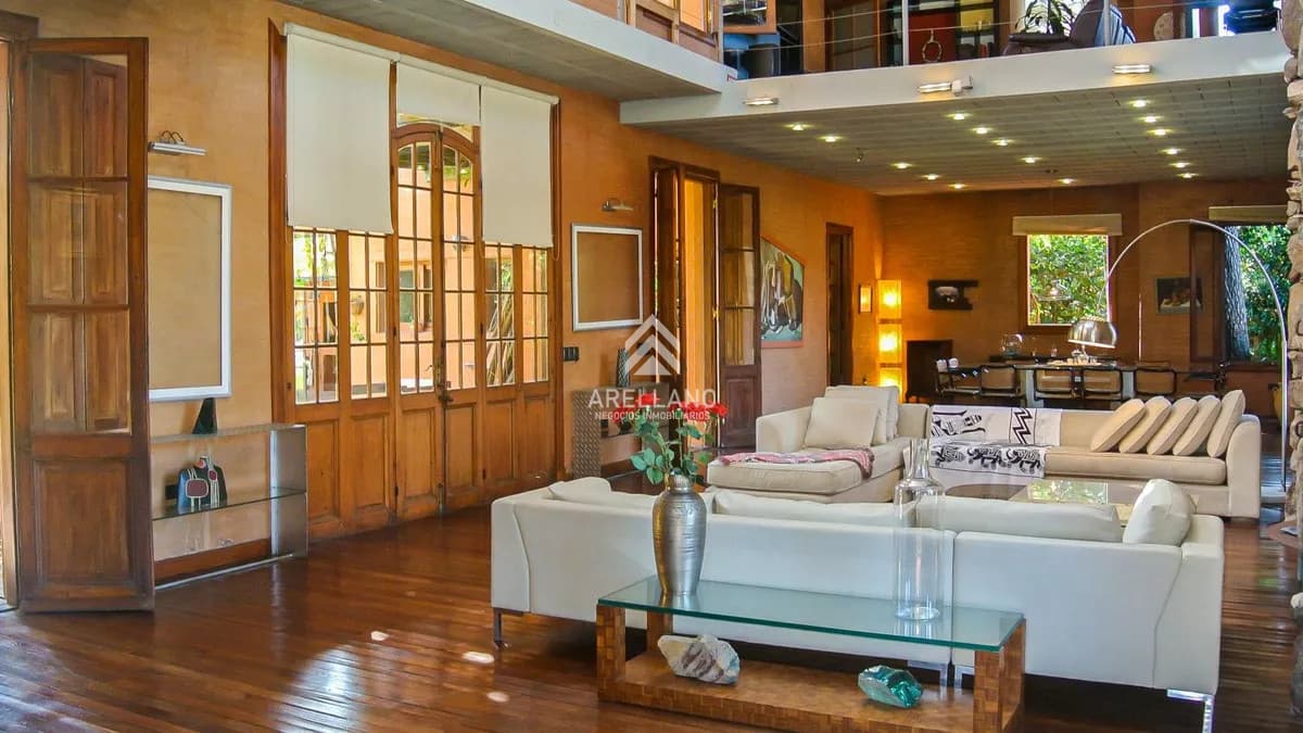 Casa ID.5467 - Excelente Casa de 5 Dormitorios, Piscina y Barbacoa en Barrio Privado, Punta del Este