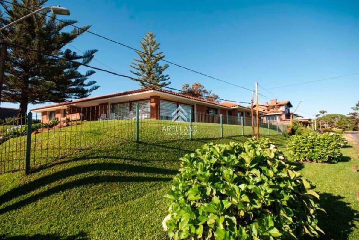 Casa ID.1297 - Casa de 4 Dormitorios y Piscina  Playa Mansa