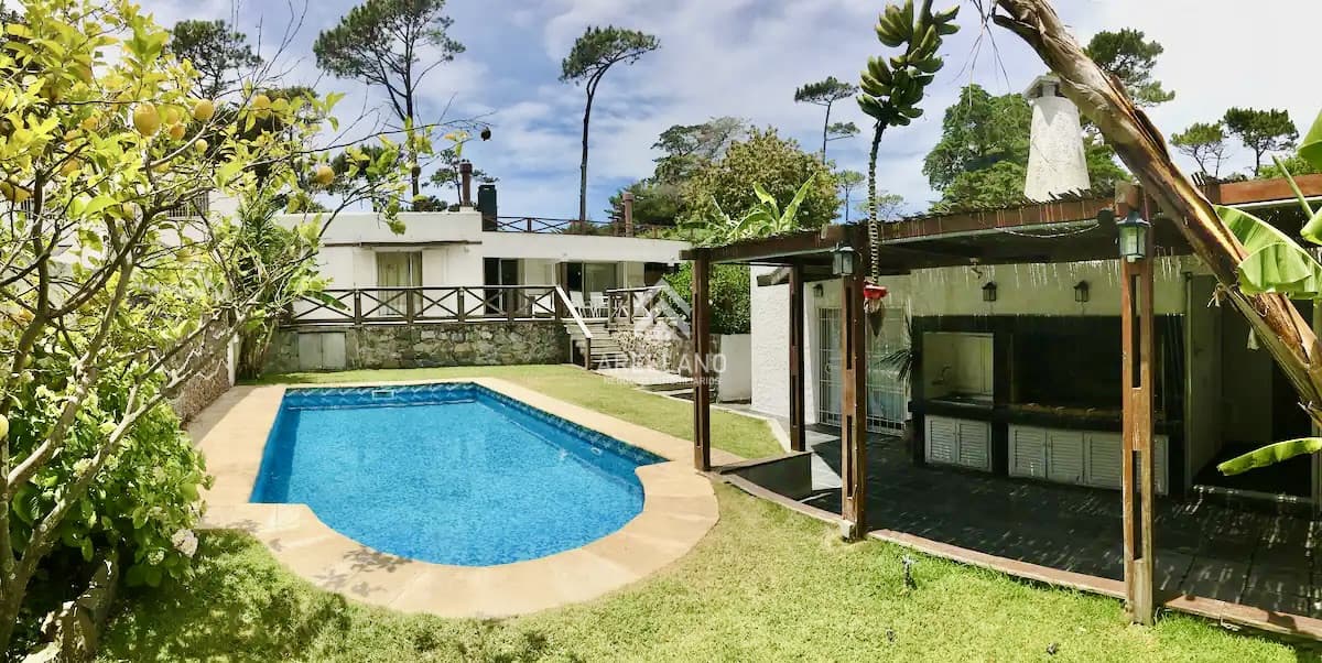 Casa ID.4871 - Casa de 4 Dormitorios y Piscina en San Rafael, Punta del Este