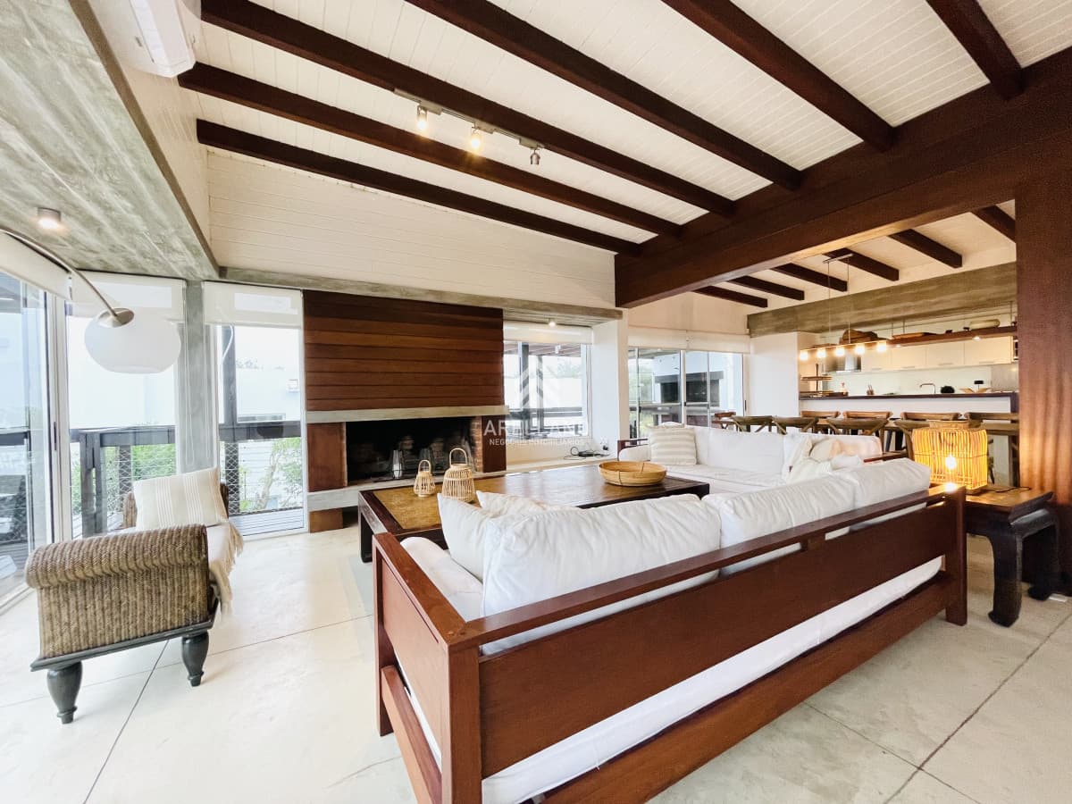 Casa ID.4880 - Excelente Casa de 5 Dormitorios en Manantiales, Punta del Este