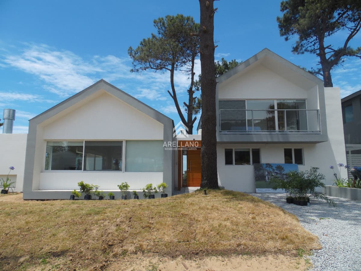 Casa ID.4879 - Excelente Casa de 5 Dormitorios en Barrio Privado Pinar del Faro, José Ignacio
