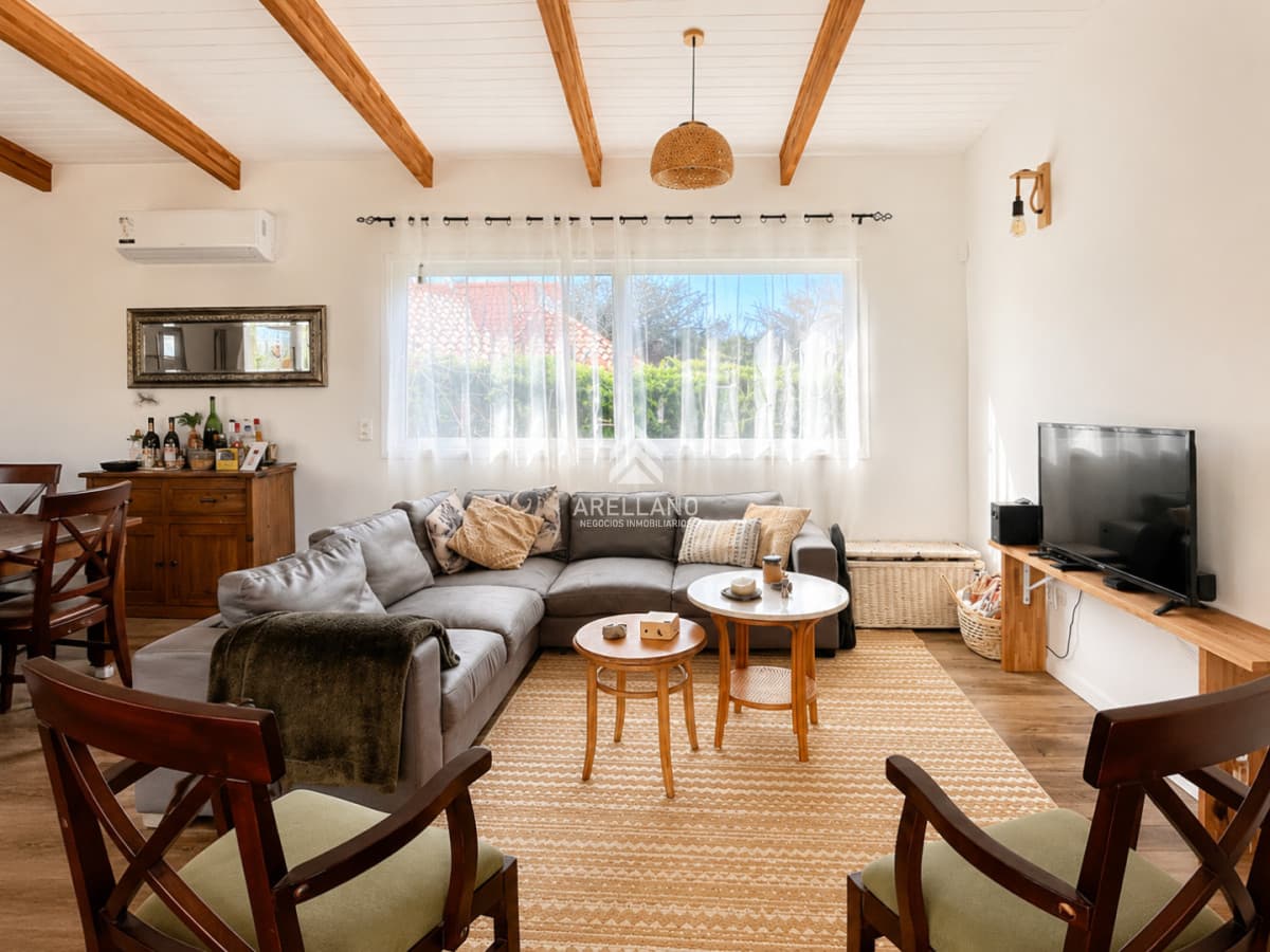 Casa ID.5466 - Casa de 3 dormitorios y 2 baños con piscina en barrio Marly, Punta del Este