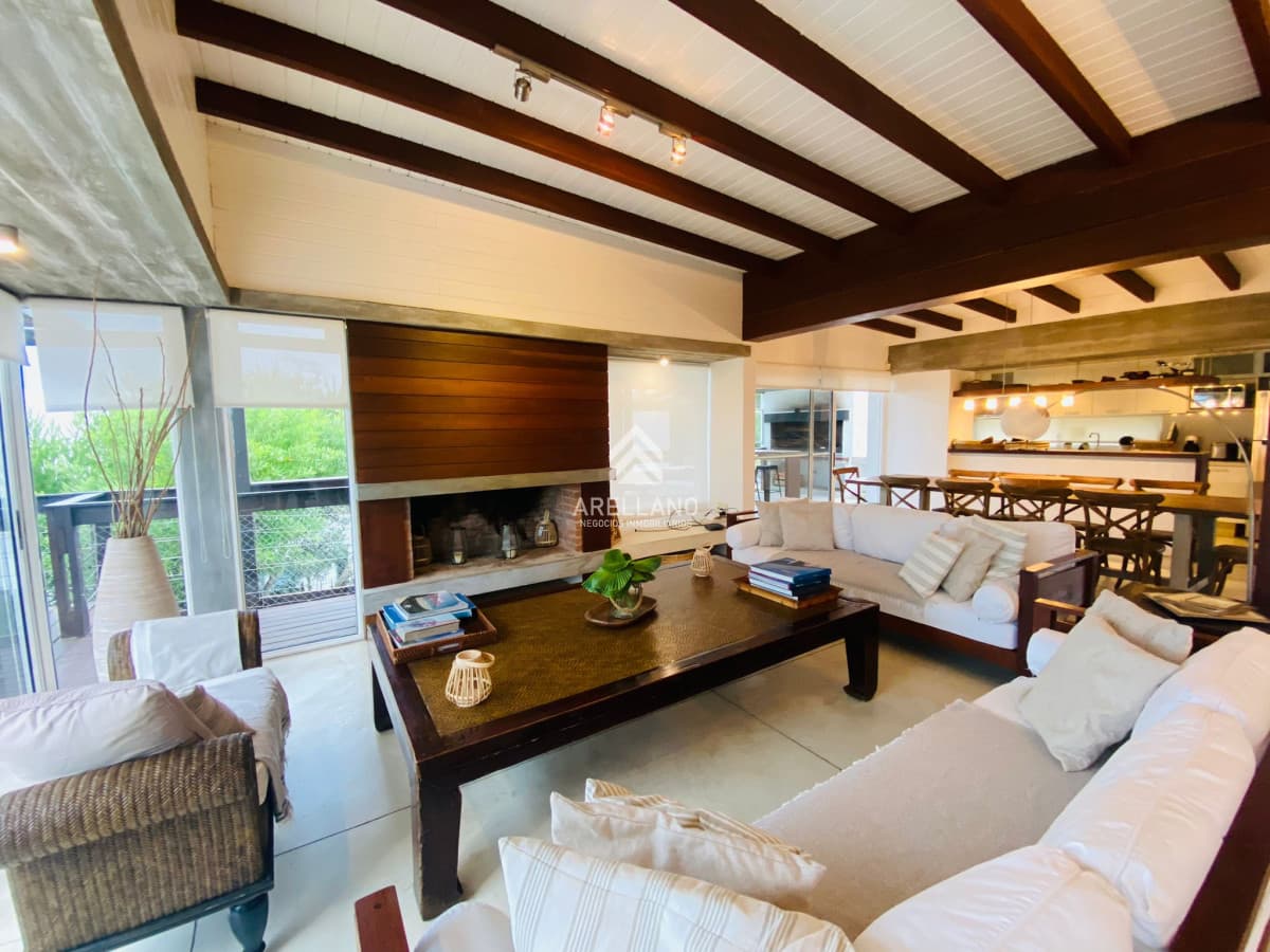 Casa ID.4880 - Excelente Casa de 5 Dormitorios en Manantiales, Punta del Este