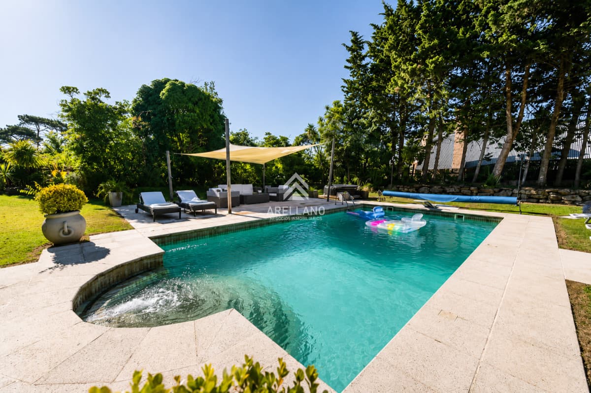 Casa ID.6589 - Exclusiva casa en Beverly Hills, Punta del Este, 5 Dormitorios, Piscina, Parrillero y Gran Parque