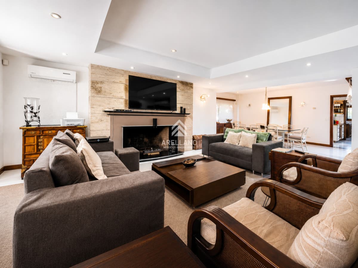 Casa ID.6589 - Exclusiva casa en Beverly Hills, Punta del Este, 5 Dormitorios, Piscina, Parrillero y Gran Parque