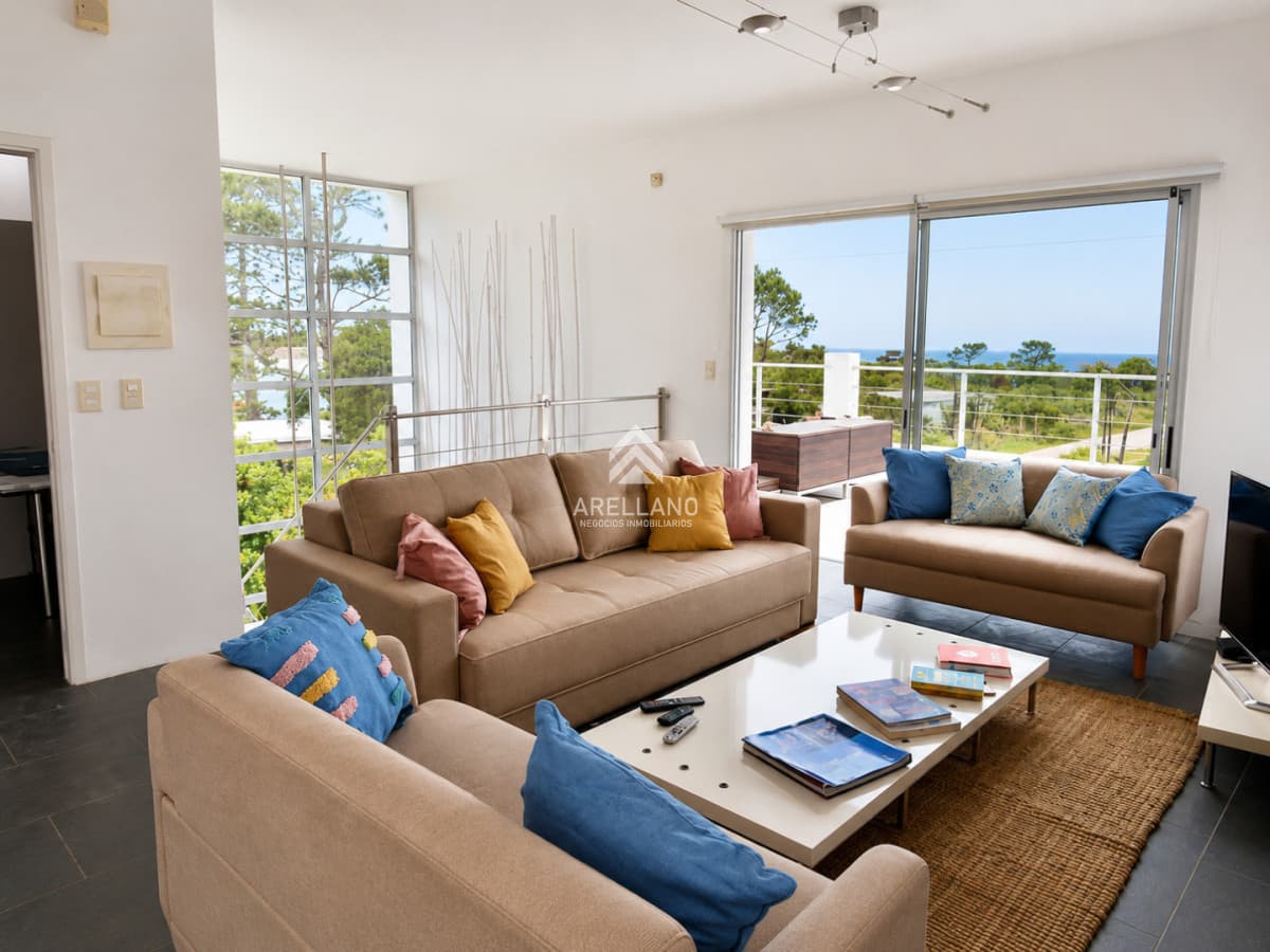 Casa ID.3851 - Alquiler de temporada Excelente Casa de 4 Dormitorios y Piscina en Manantiales, Punta del Este