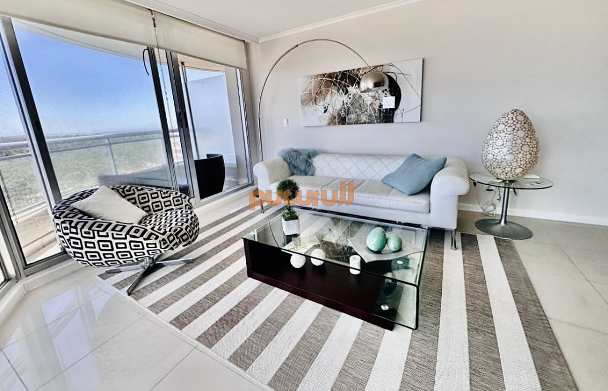 Apartamento de 3 Dormitorios en Venta, Ocean Drive Punta del Este