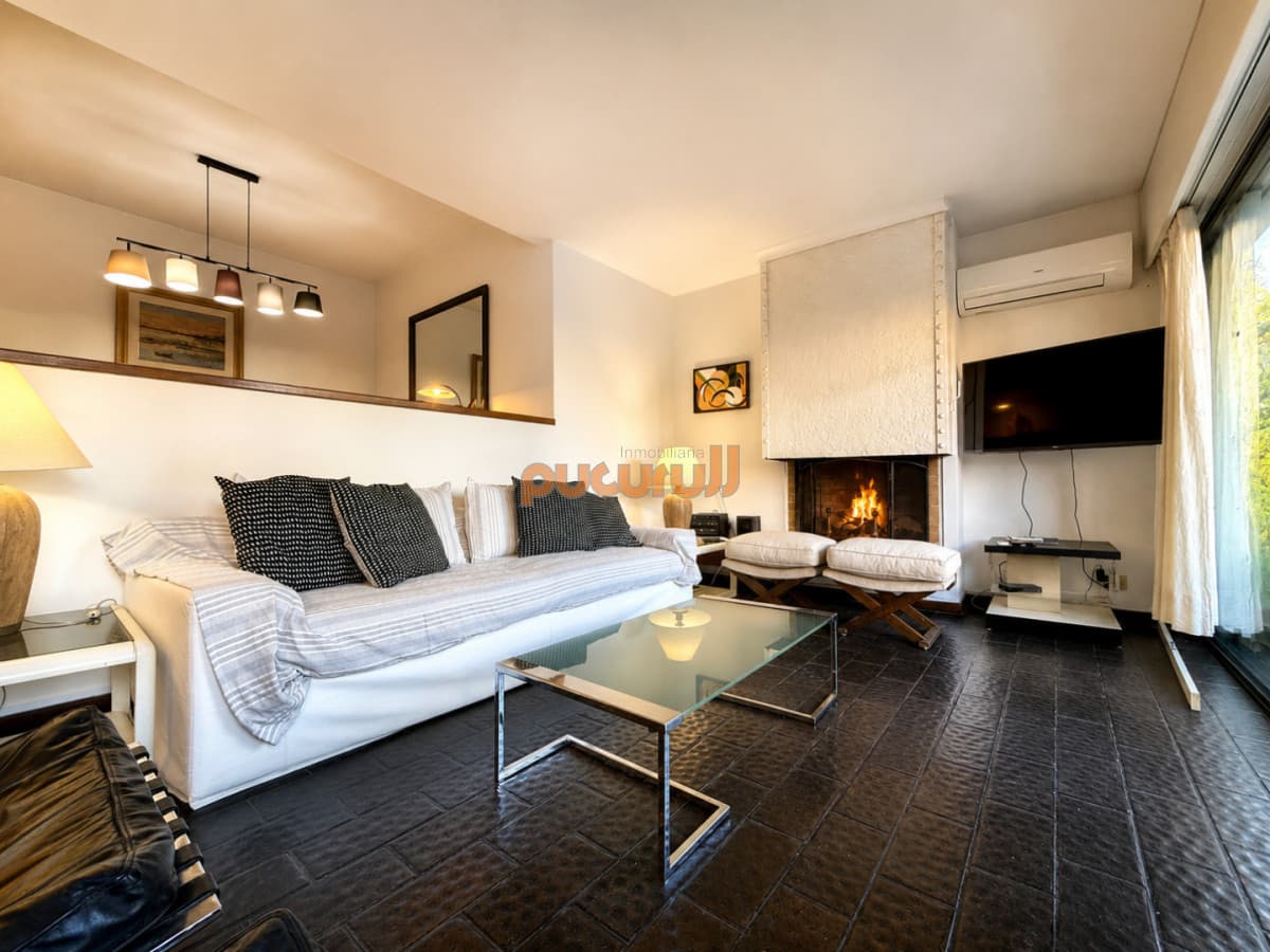 Apartamento en venta con alma de casa. Zona Península Punta del Este