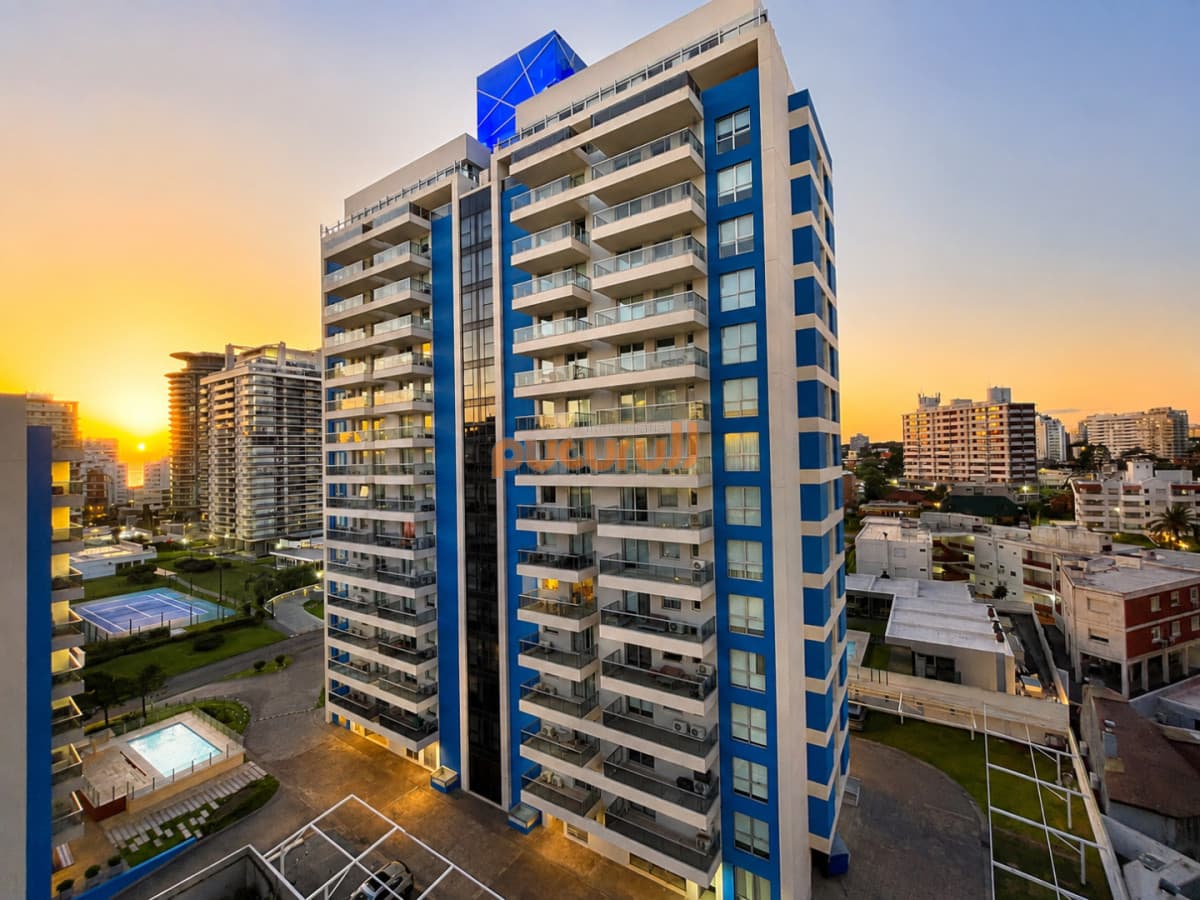 Apartamento de 2 Dormitorios Alquiler Anual, Playa Brava, Punta del Este