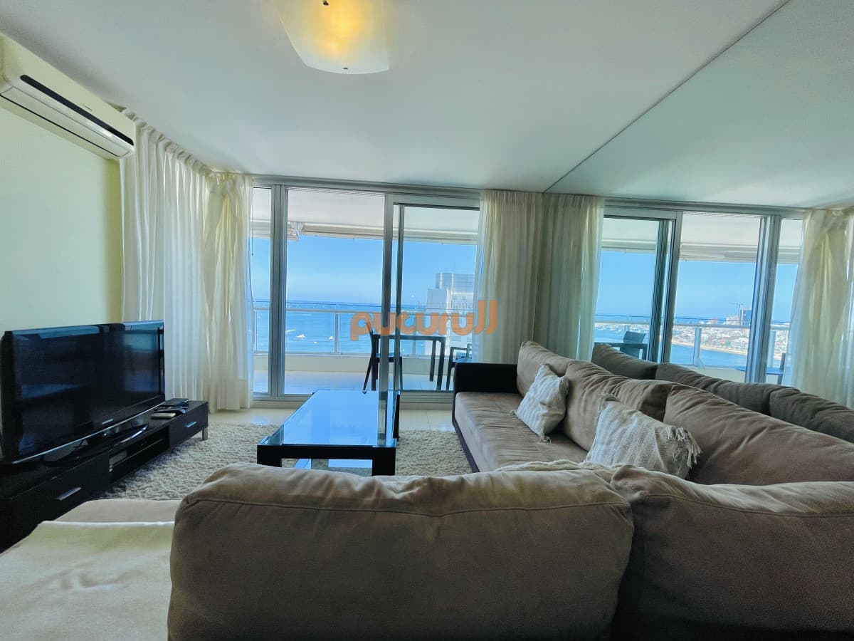 Excelente Apartamento de 2 Dormitorios con Vista al Mar, Playa Mansa
