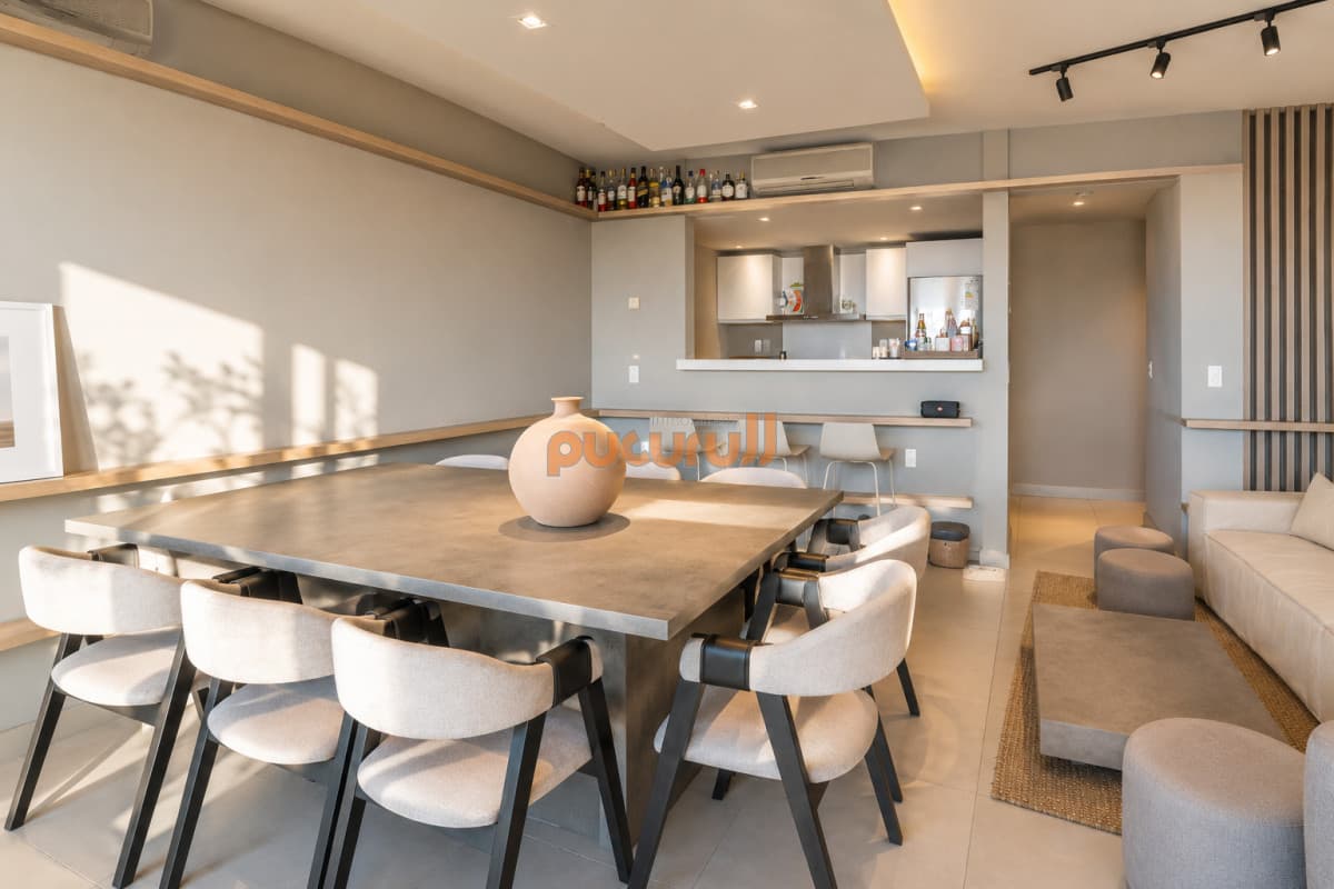 Apartamento de 3 Dormitorios, Parrillero de uso exclusivo y Jardín en Punta Ballena, Punta del Este