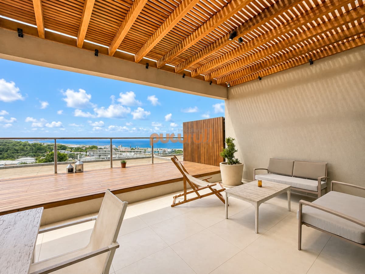 Venta de hermoso departamento de 2 dormitorios más parrillero en Punta Ballena