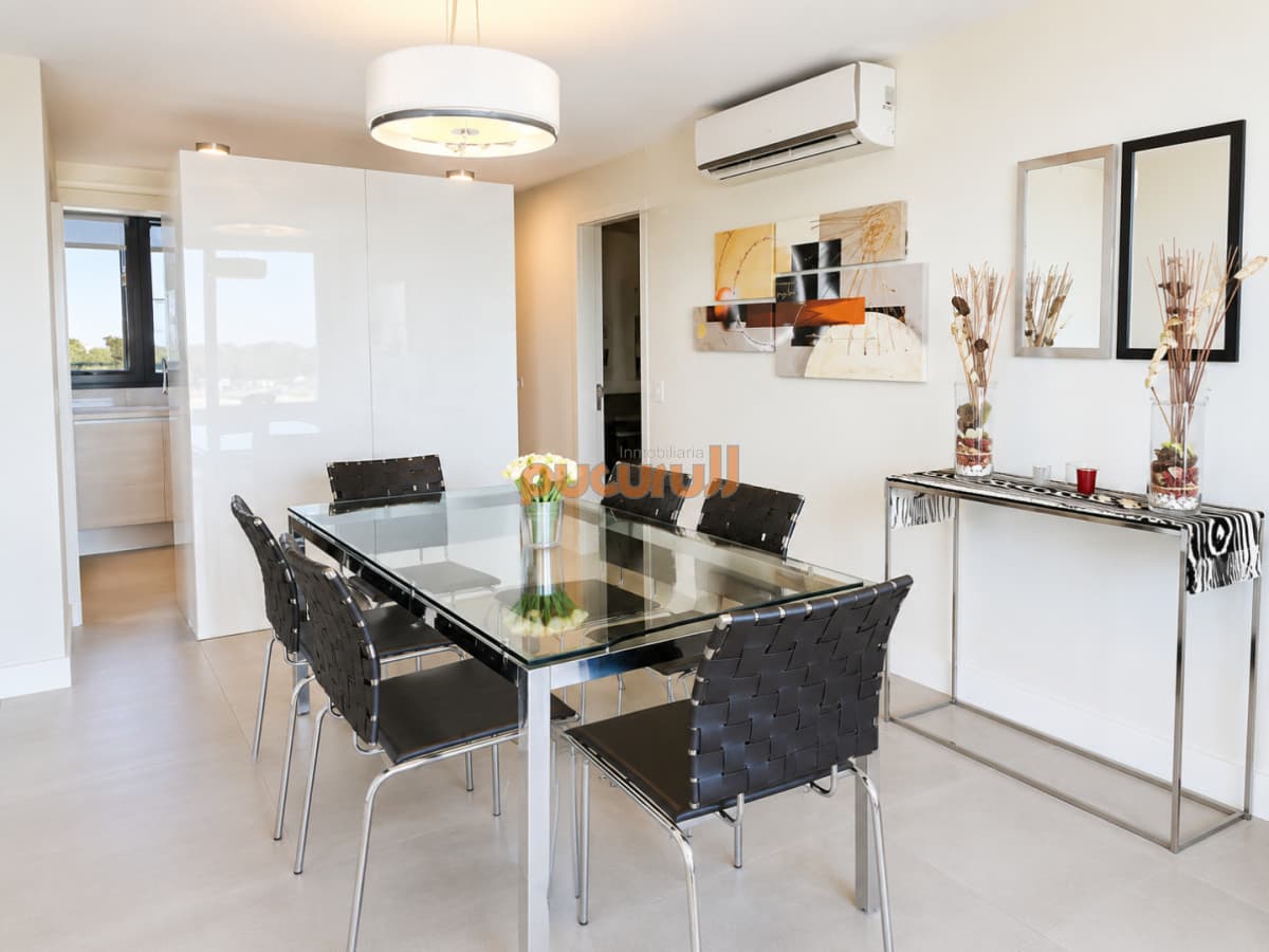 Apartamento de 2 Dormitorios en piso alto con excelentes amenities, a metros de Playa Mansa, Punta del Este