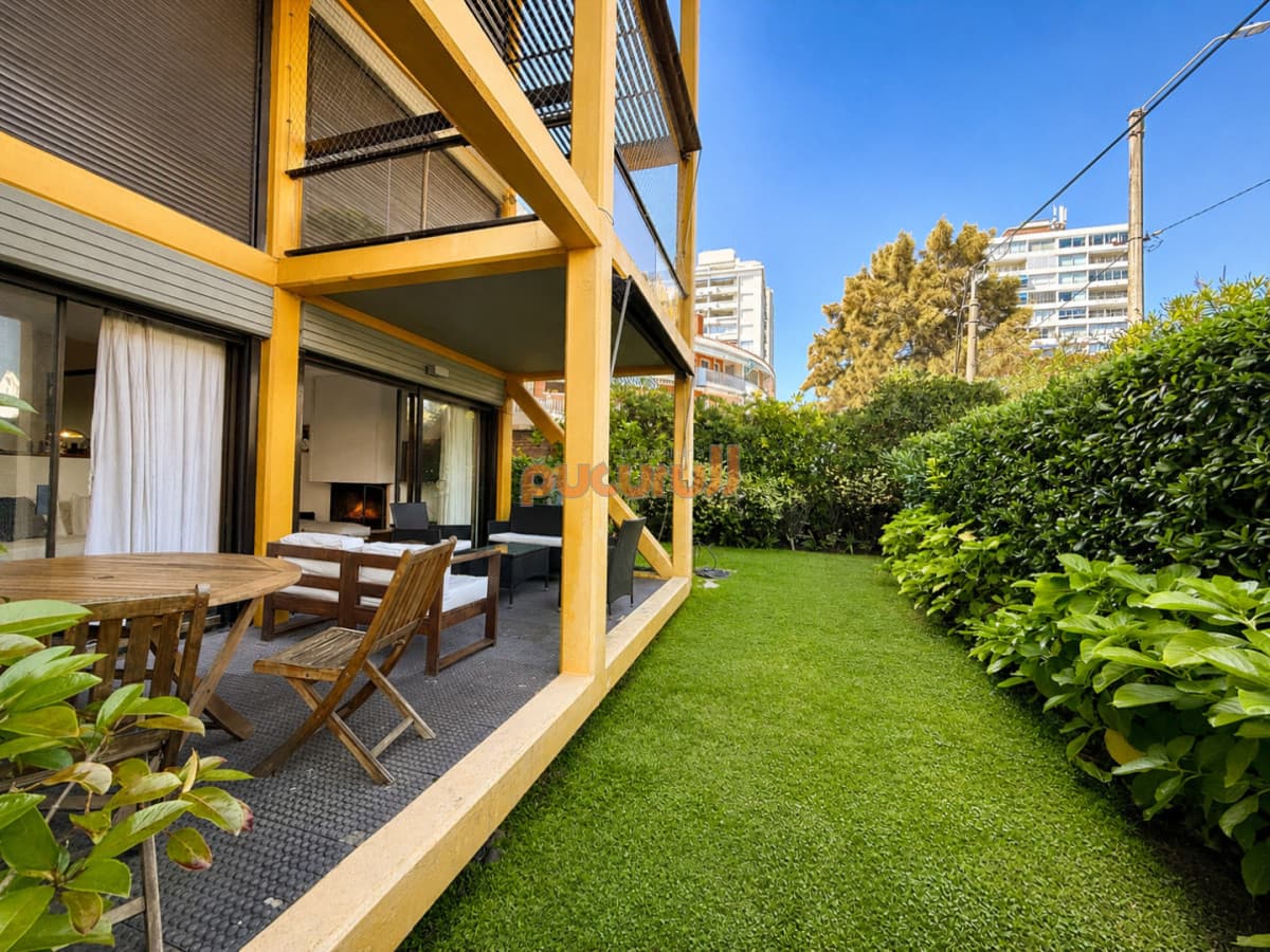 Apartamento en venta con alma de casa. Zona Península Punta del Este