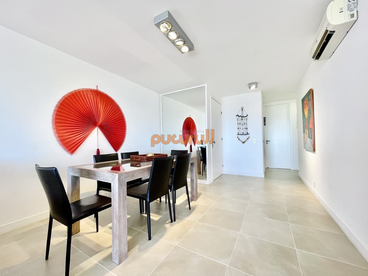 Apartamento en alquiler temporario de dos dormitorios con parrillero de uso exculusivo, Punta Ballena