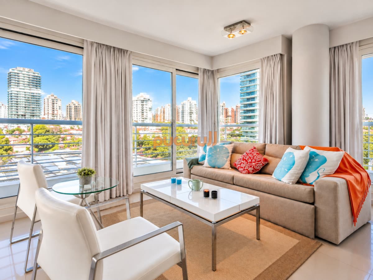 Moderno Apartamento de 1 Dormitorio en Suite a pasos del mar. Playa Mansa, Punta del Este
