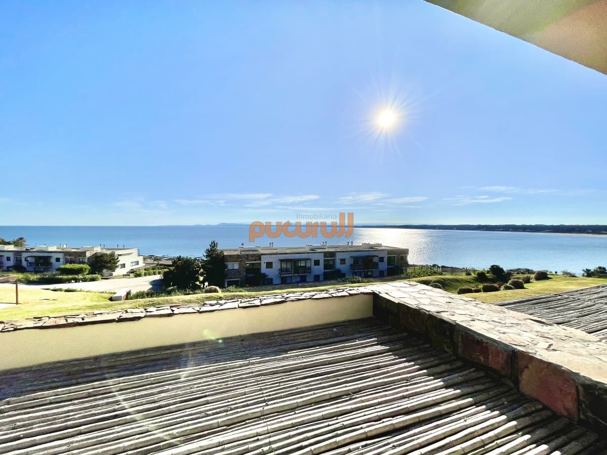 Apartamento de 2 Dormitorios con Parrillero y Vista al Mar en Punta Ballena