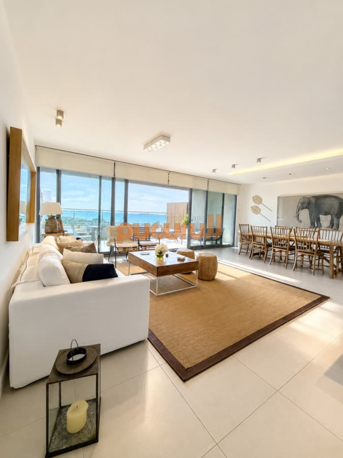 Venta de hermoso departamento de 2 dormitorios más parrillero en Punta Ballena