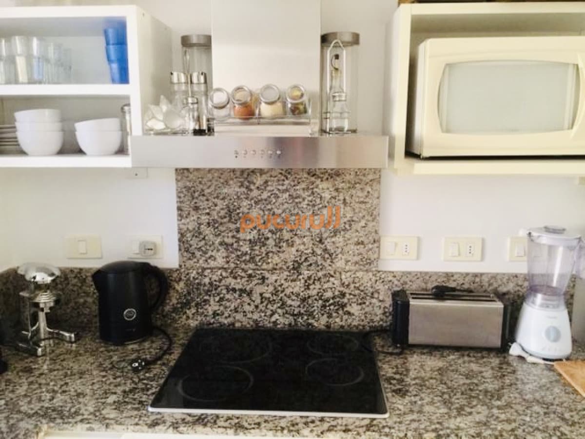 Alquiler temporario de apartamento de dos dormitorios con dos baños en suite, punta ballena