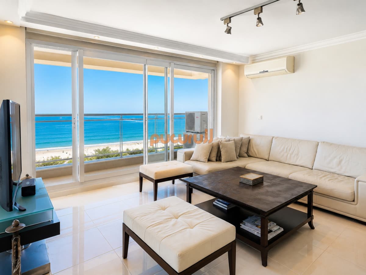 Alquiler temporario de excelente apartamento en torre Le Jardin de Playa Mansa, Punta del Este