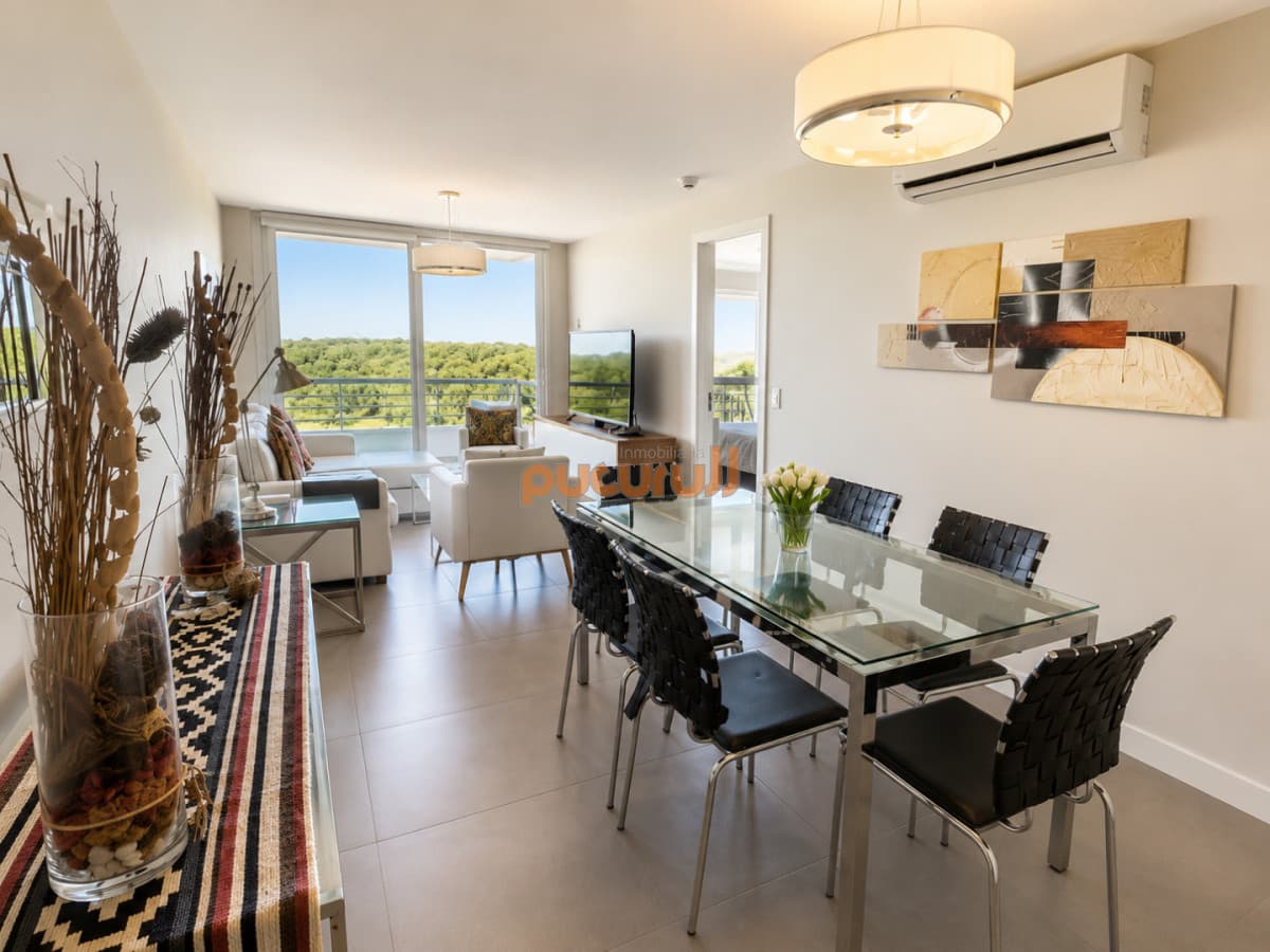 Apartamento de 2 Dormitorios en piso alto con excelentes amenities, a metros de Playa Mansa, Punta del Este