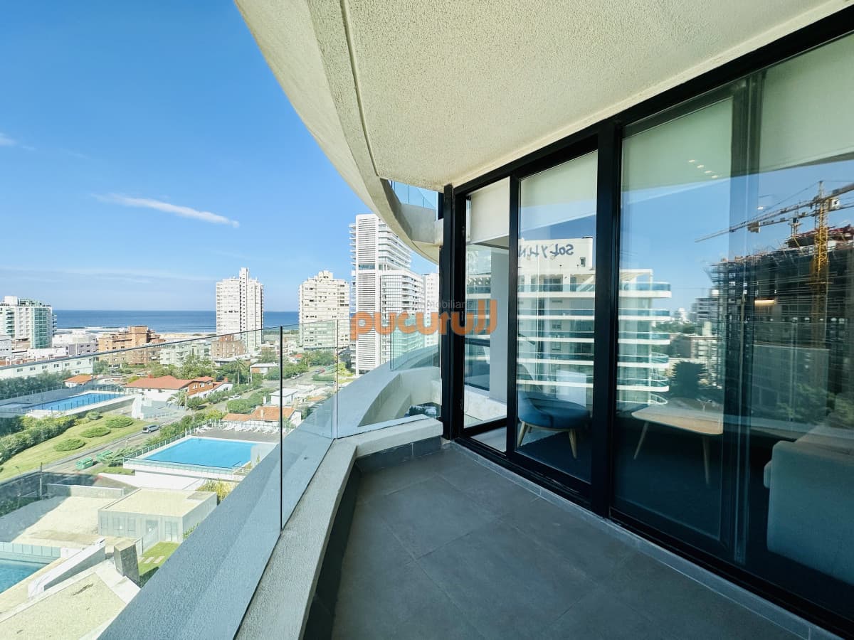Moderno apartamento de 1 Dormitorio en torre con servicios, Aidy Gill Punta del Este