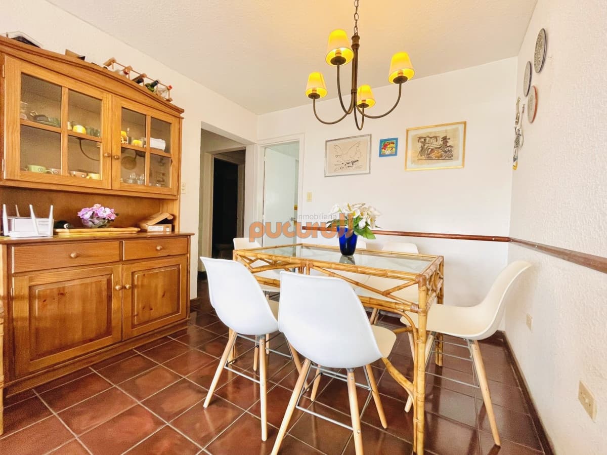 Apartamento de 2 Dormitorios en Aidy Grill a Pocos Metros de Playa Brava - Venta