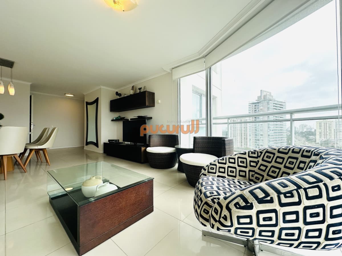 Apartamento de 3 Dormitorios en Venta, Ocean Drive Punta del Este